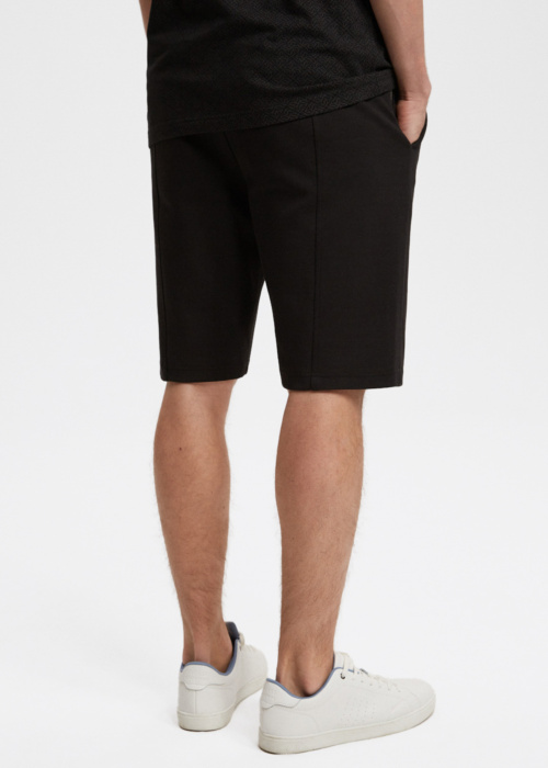 Diverse lühikesed vabaajapüksid