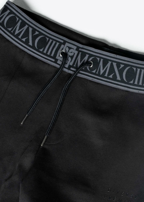 Diverse lühikesed vabaajapüksid