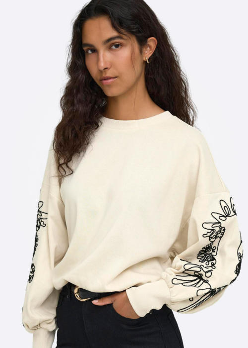 Only pusa Brooke O-Neck Detail