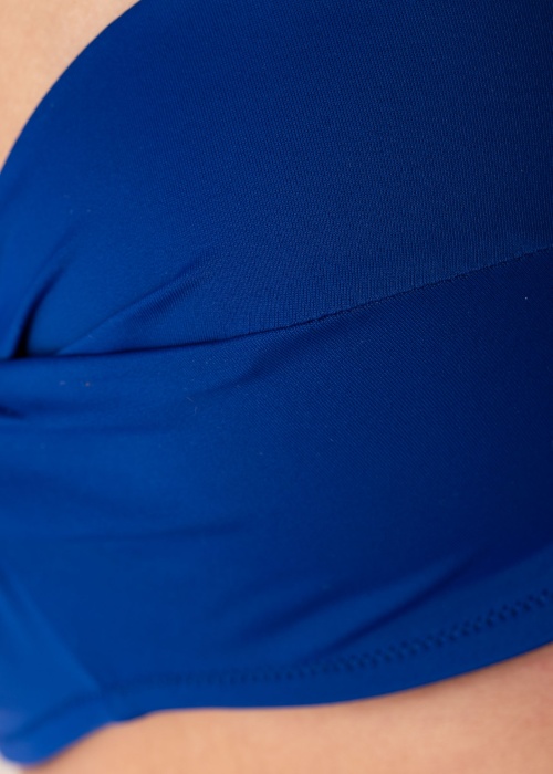 Lauma bikiinirinnahoidja