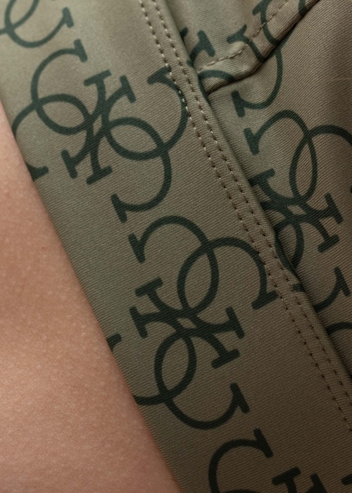 Топ для тренировки Caitlin Guess