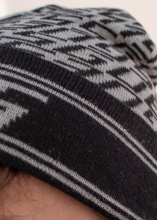 Зимняя шапка Guess