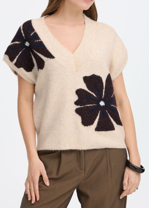 b.young vest Omea