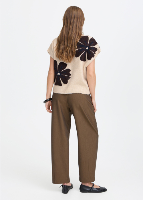 b.young vest Omea