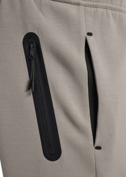 Спортивные штаны Tech Fleece Regular Hummel