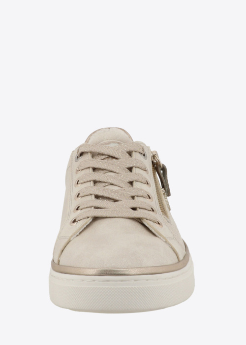 Mustang tennised Carmen