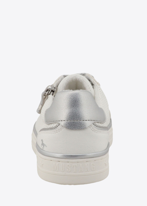 Mustang tennised Carmen