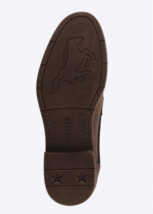 Mustang kingad Carmine