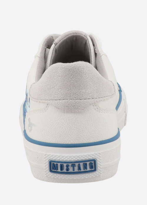 Mustang tennised Ulla