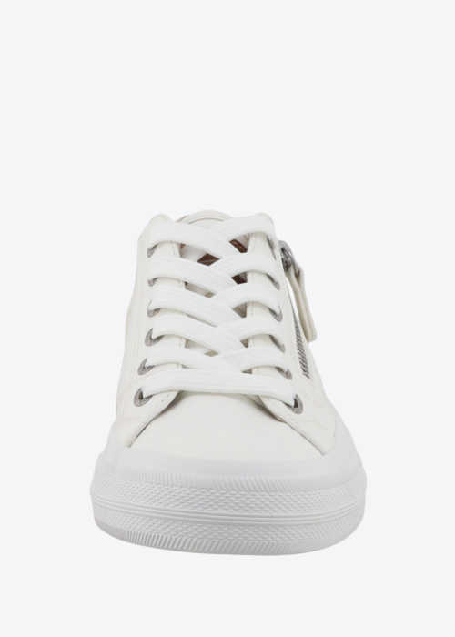 Mustang tennised Ulla