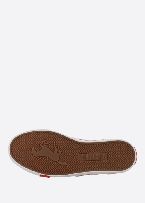 Mustang tennised Winona