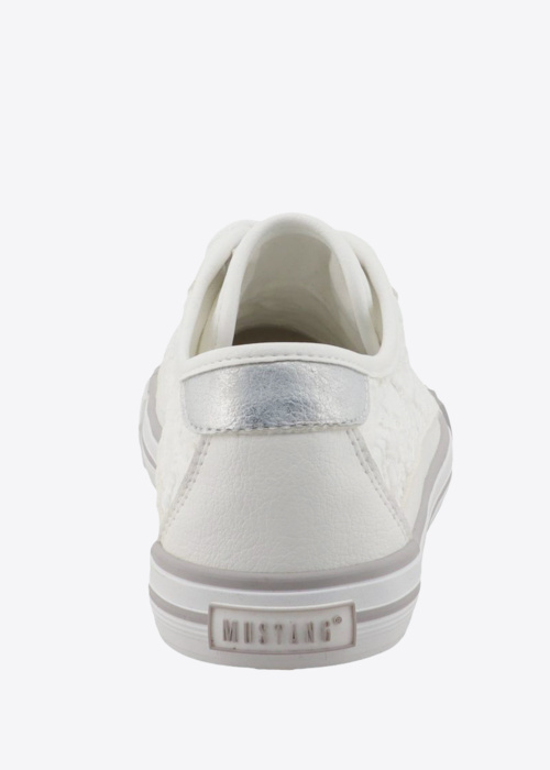 Mustang tennised Winona