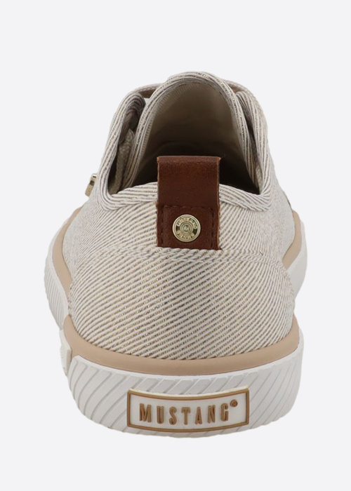 Mustang tennised Caya