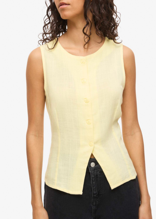 Noisy May vest Leilani