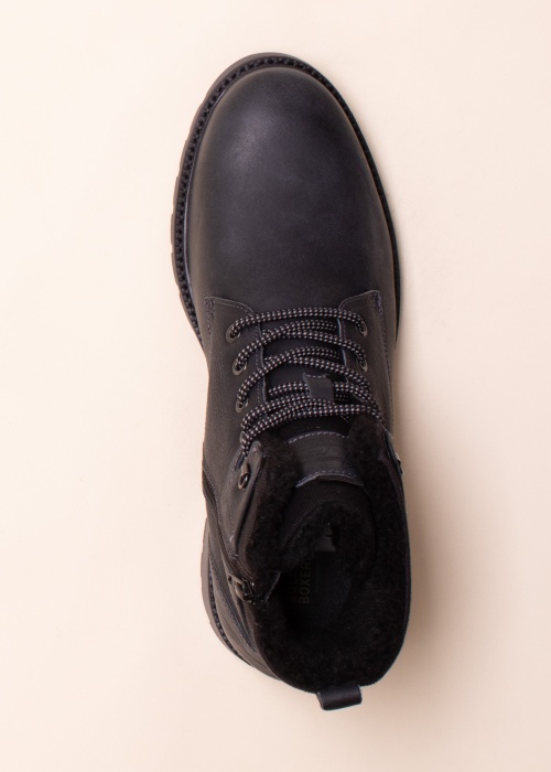 Bullboxer poolsaapad