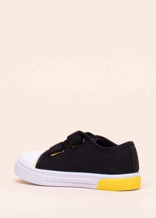 Leomil vilkuvad tennised Pokemon