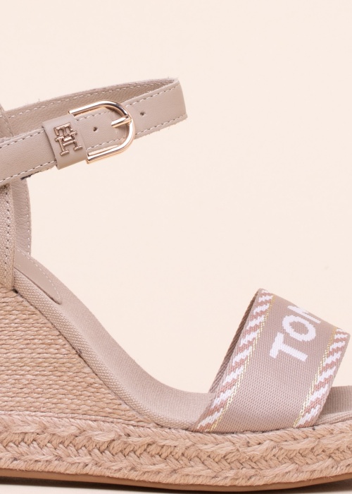 Tommy Hilfiger kingad