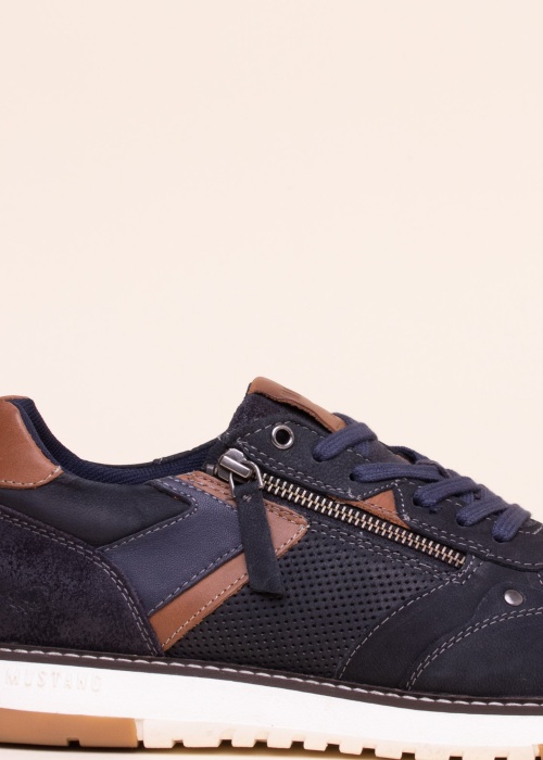 Кроссовки Mustang