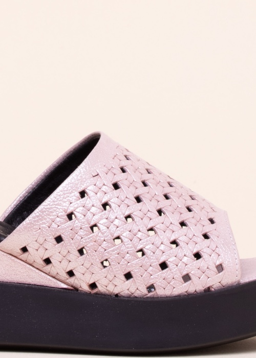 Loretta Vitale kingad