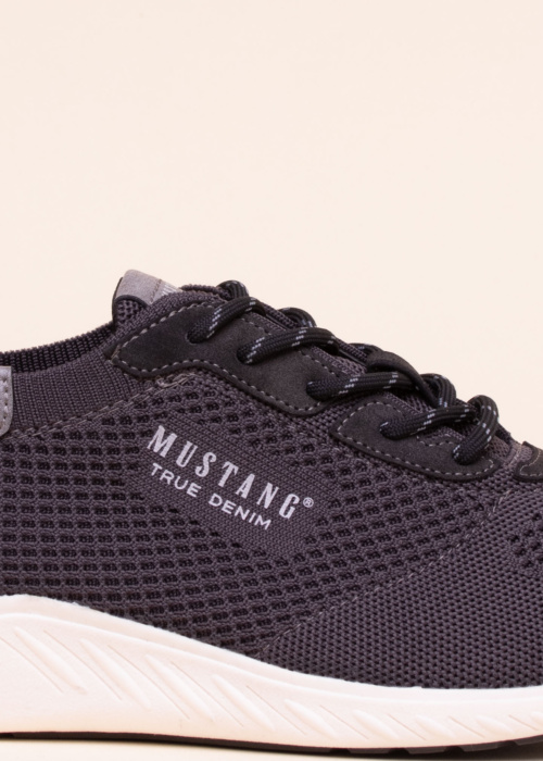 Кроссовки Mustang