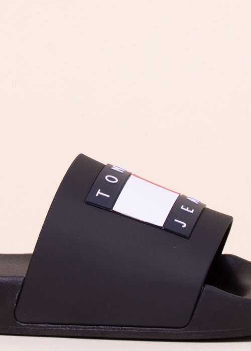 Tommy Jeans basseiniplätud