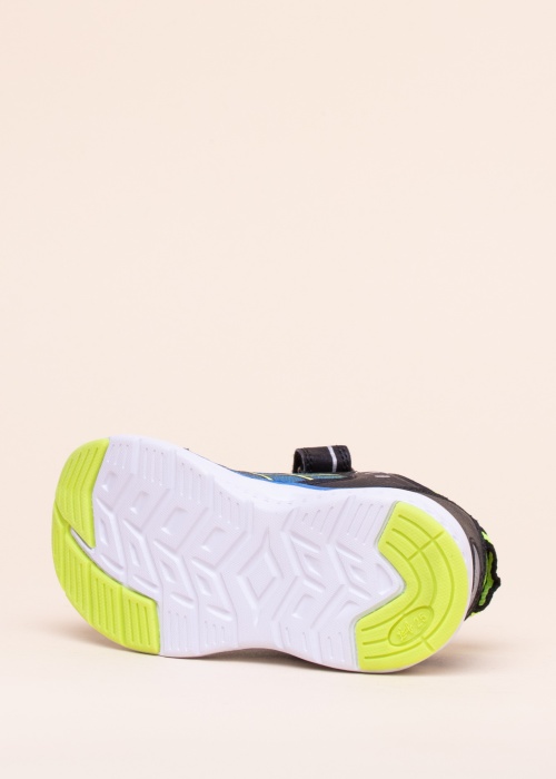 Leaf vilkuvad vabaajajalatsid Samset