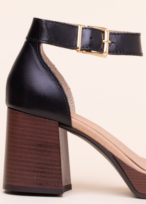 Босоножки Bullboxer