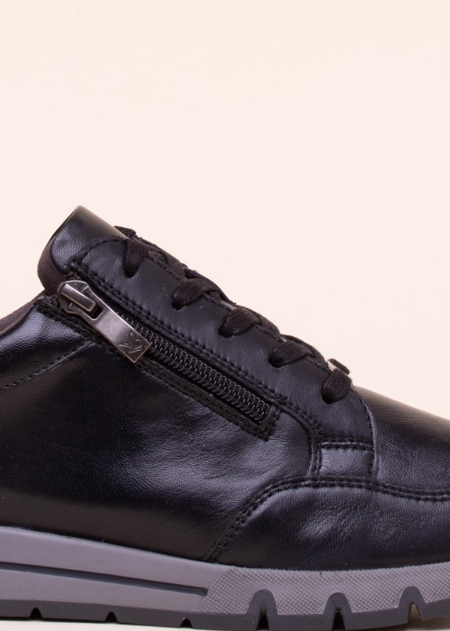 Кроссовки Caprice