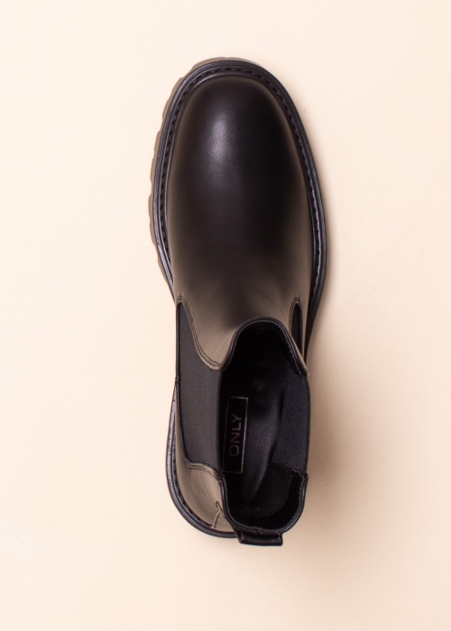 Only poolsaapad Betty-1