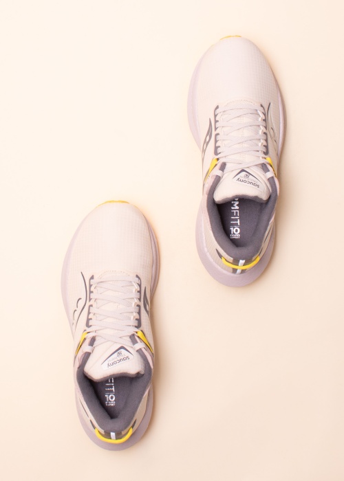 Беговые кроссовки Triumph 21 Rs saucony