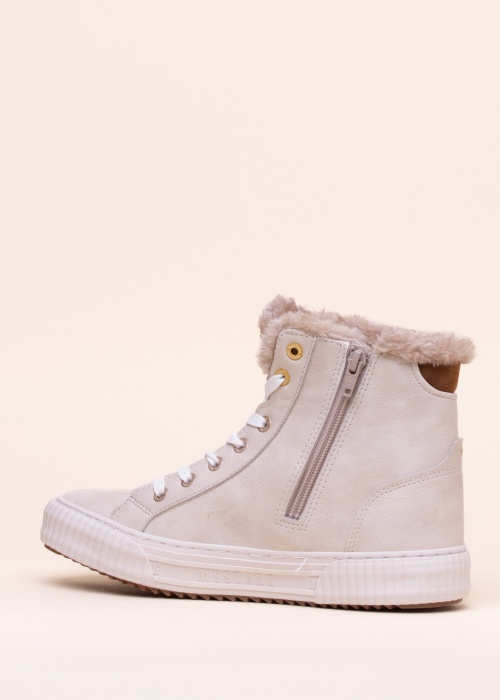 Mustang sooja voodriga tennised