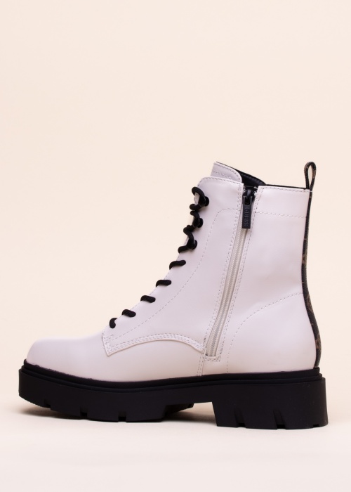 Guess poolsaapad Ramsay