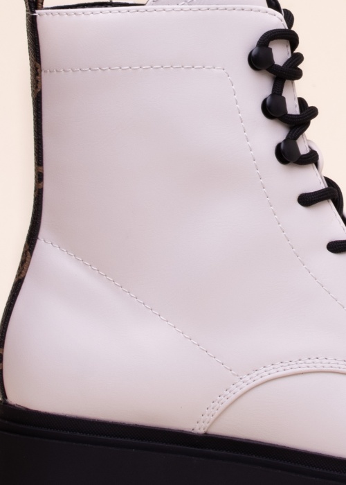 Guess poolsaapad Ramsay