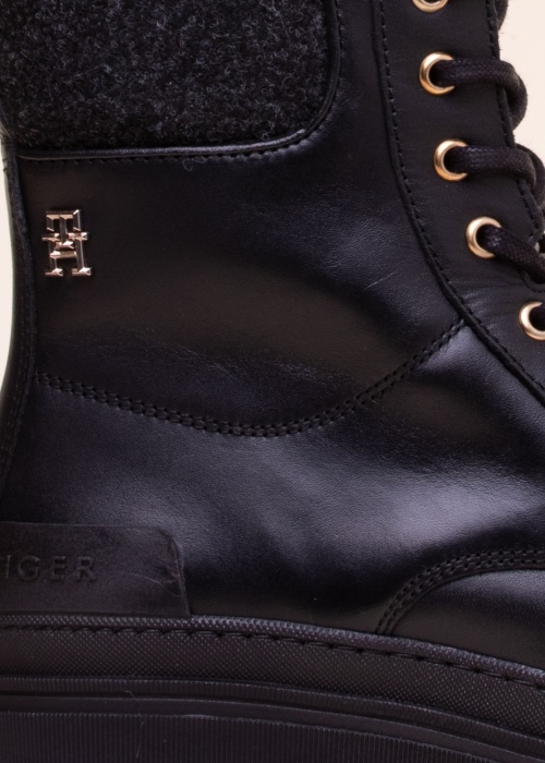 Tommy Hilfiger poolsaapad