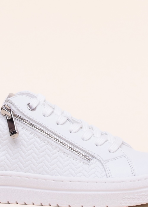 Marco Tozzi tennised