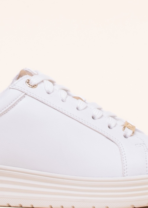 Marco Tozzi tennised