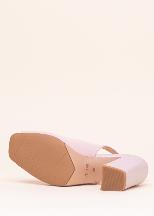 Loretta Vitale kingad