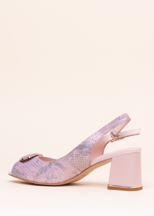 Loretta Vitale kingad