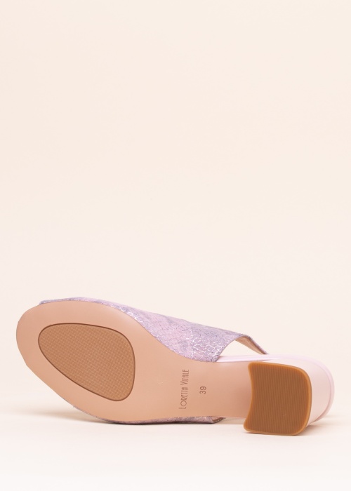 Loretta Vitale kingad