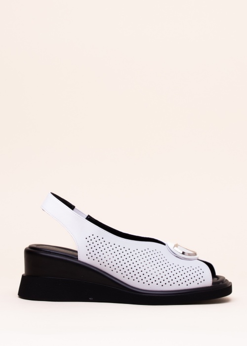 Loretta Vitale kingad