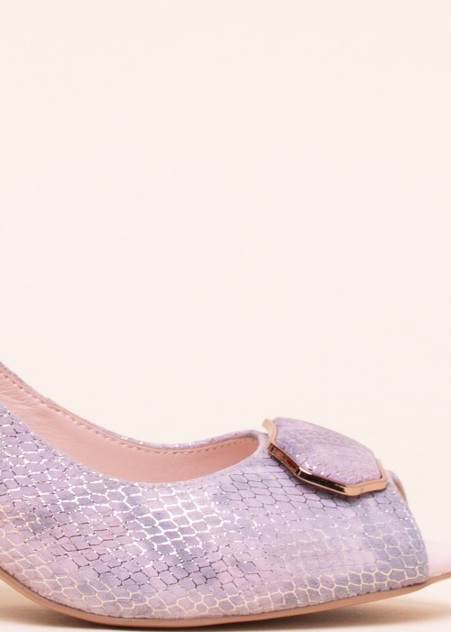 Loretta Vitale kingad