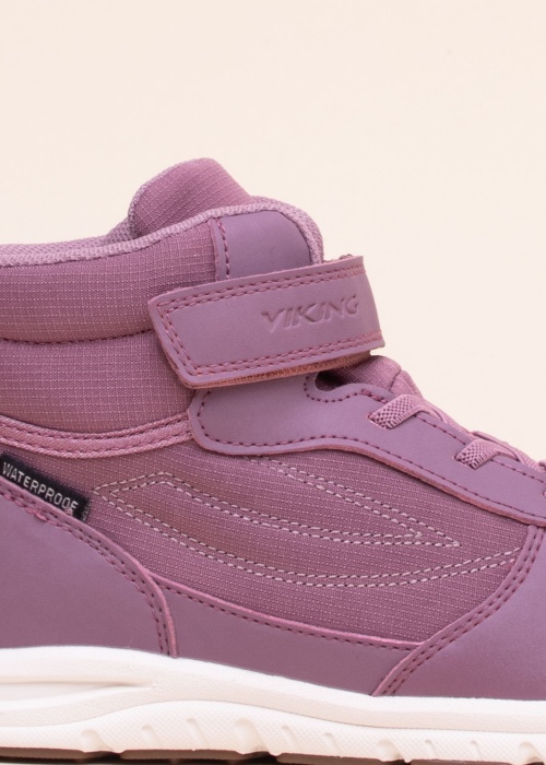 Viking poolsaapad Hovet