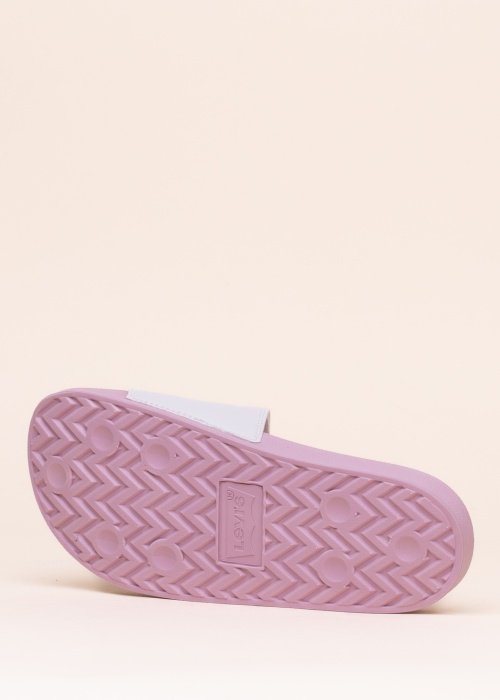 Levi's basseiniplätud June