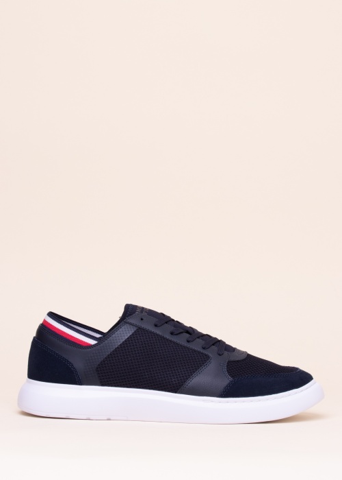 Tommy Hilfiger vabaajajalatsid