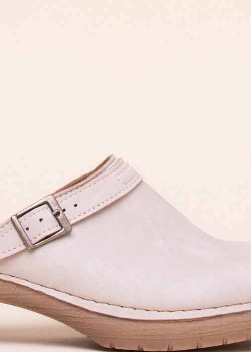 Inblu lahtised kingad Balilla