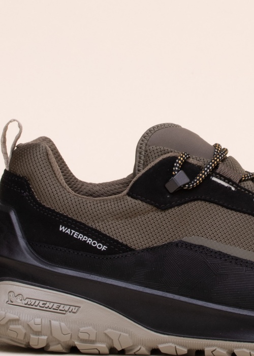 Походные кроссовки Ecco