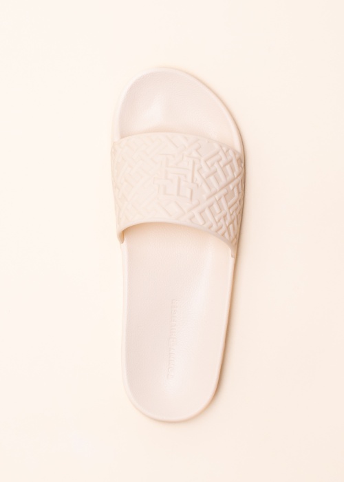 Tommy Hilfiger basseiniplätud