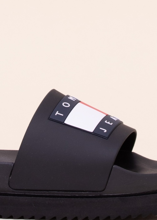 Tommy Jeans basseiniplätud