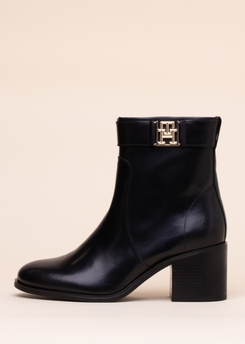 Tommy Hilfiger poolsaapad