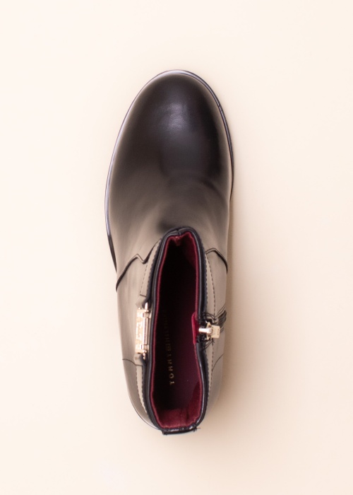 Tommy Hilfiger poolsaapad